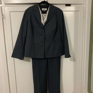 Le Suit 3 button pant suit